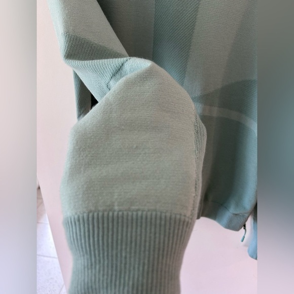 SMARTWOOL Women's Intraknit Alpine Pullover in Arctic Blue - Picture 8 of 9